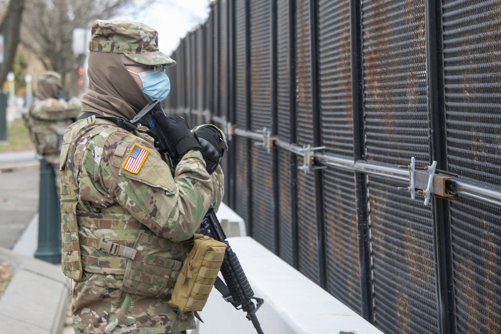 276th Engineers stand guard in Washington, D.C.