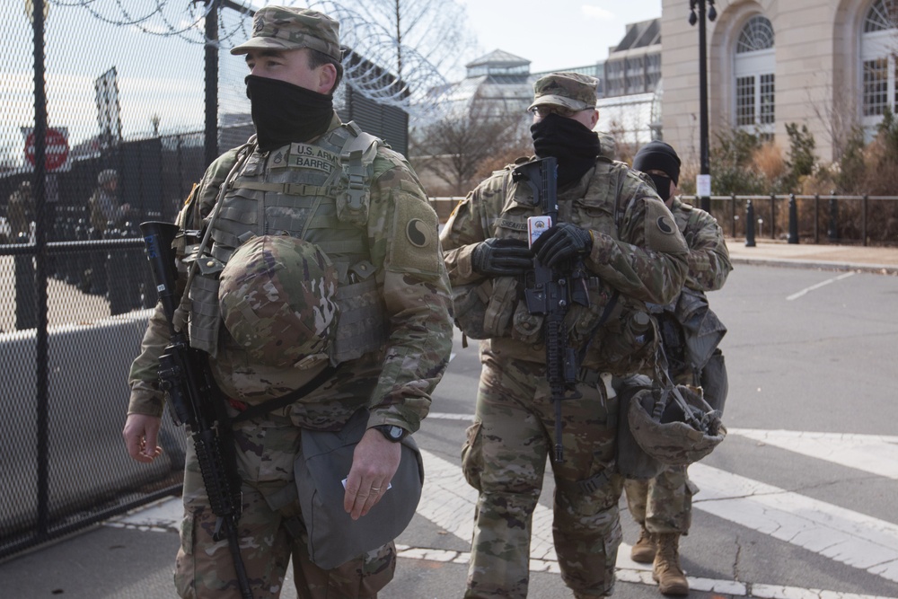 1-111th FA Soldiers stand guard in Washington, D.C.