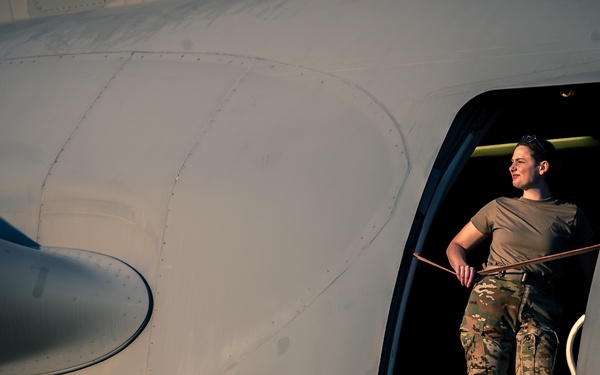 KC-10 provides fuel to E-3, F-15s