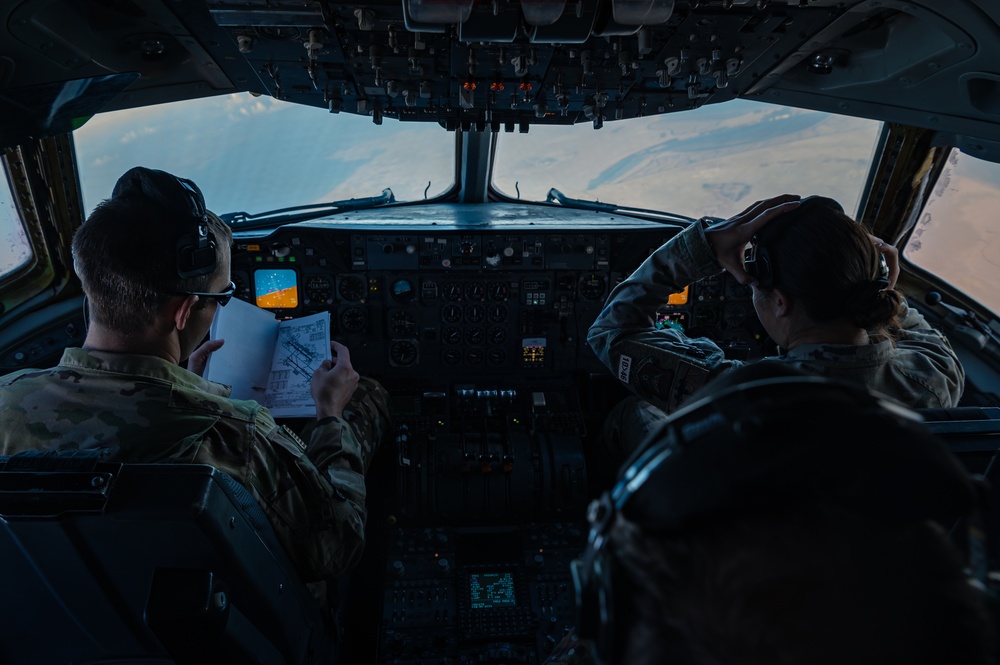 908th EARS provide night refueling to F-15s/F-16s