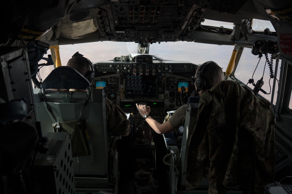 DVIDS - Images - Bomber Task Force Flying Through CENTCOM [Image 16 Of 18]