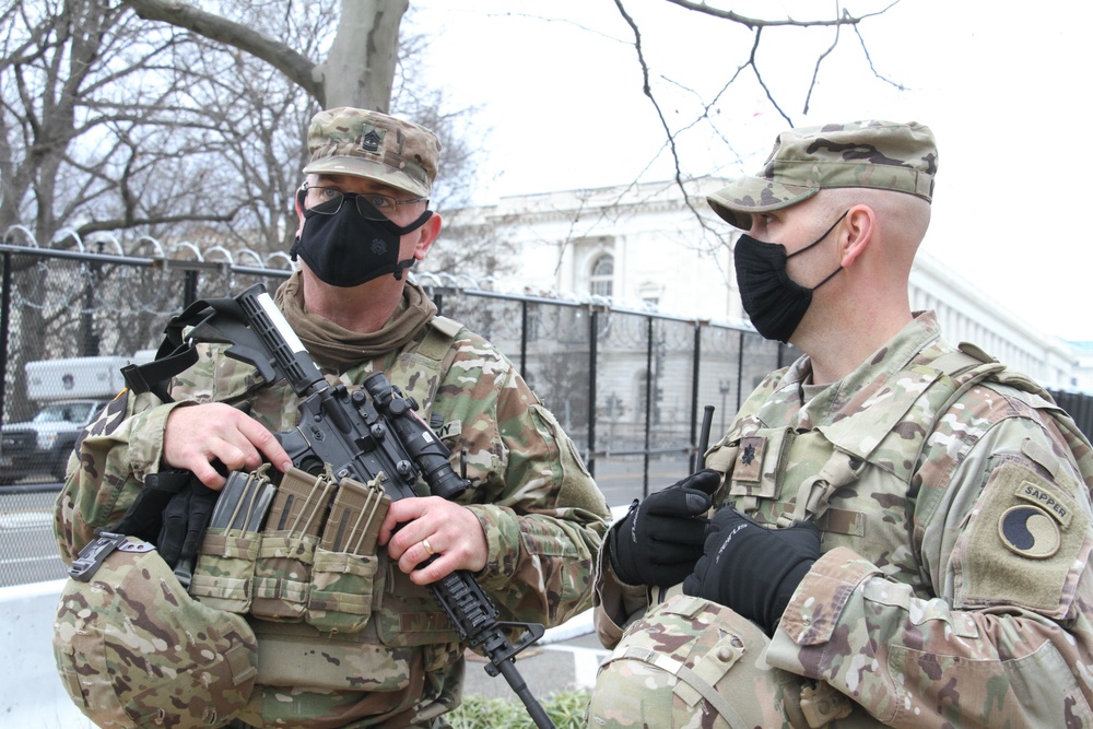 229th BEB commander visits troops in Washington, D.C.