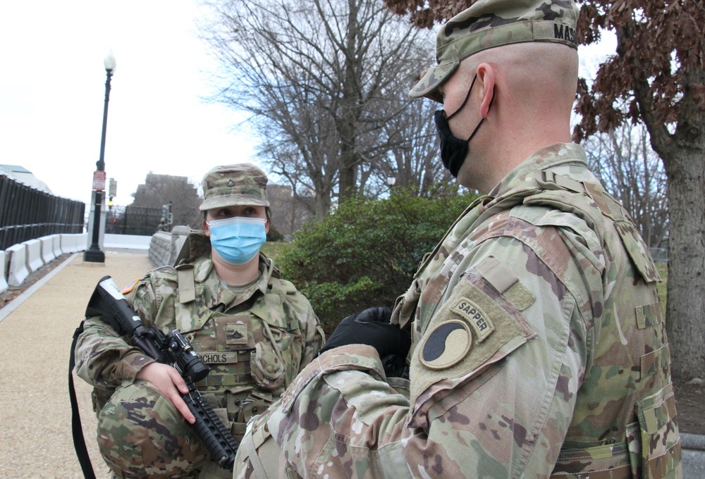 229th BEB commander visits troops in Washington, D.C.