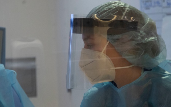 Airmen care for COVID patients at LAC + USC ICU