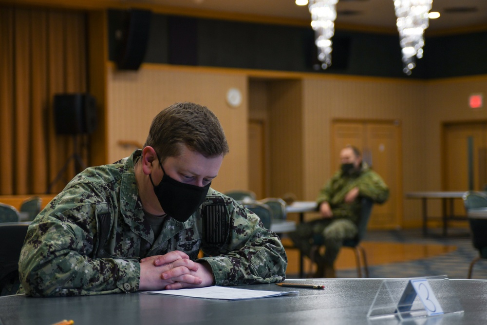 DVIDS Images U.S. Navy Sailors Take E7 Exam [Image 1 of 4]