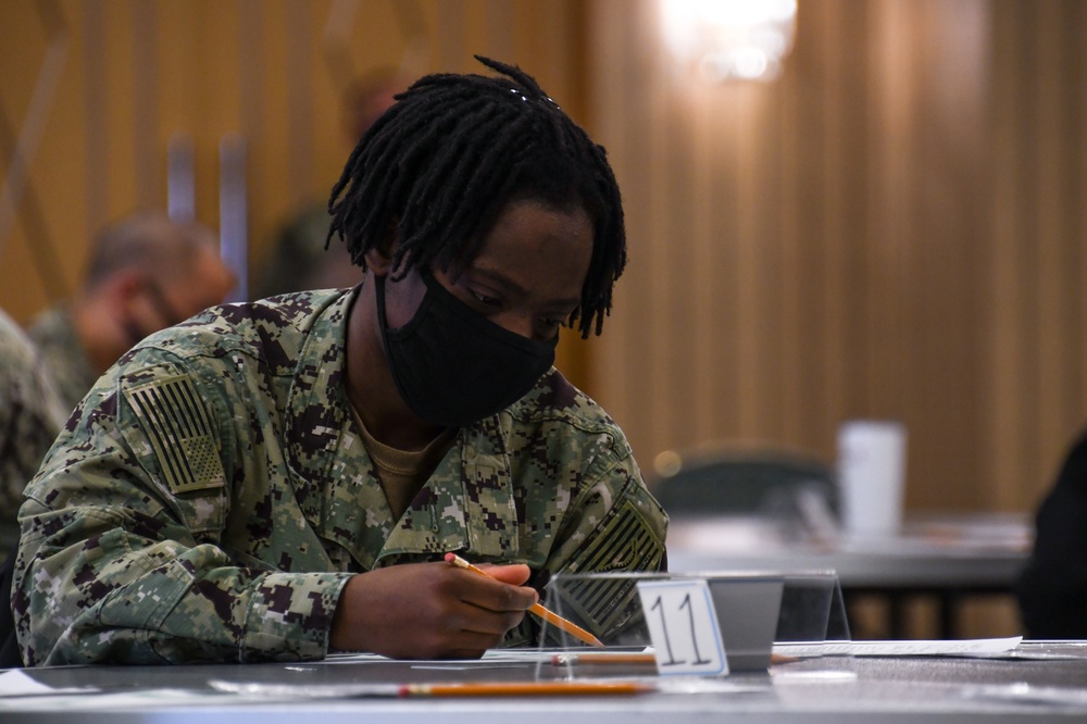 DVIDS Images U.S. Navy Sailors Take E7 Exam [Image 3 of 4]