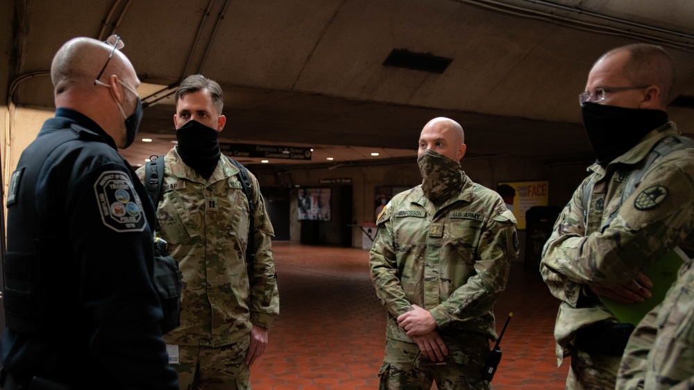 105 Engineer Battalion Soldiers assist with the 59th Presidential Inauguration