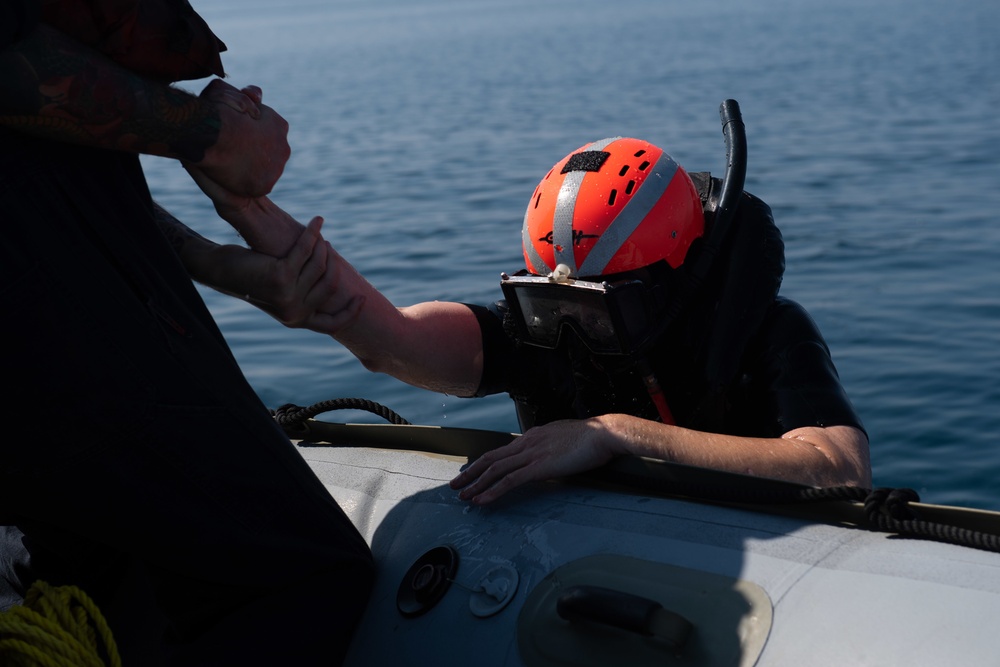 Princeton Conducts Small Boat Ops