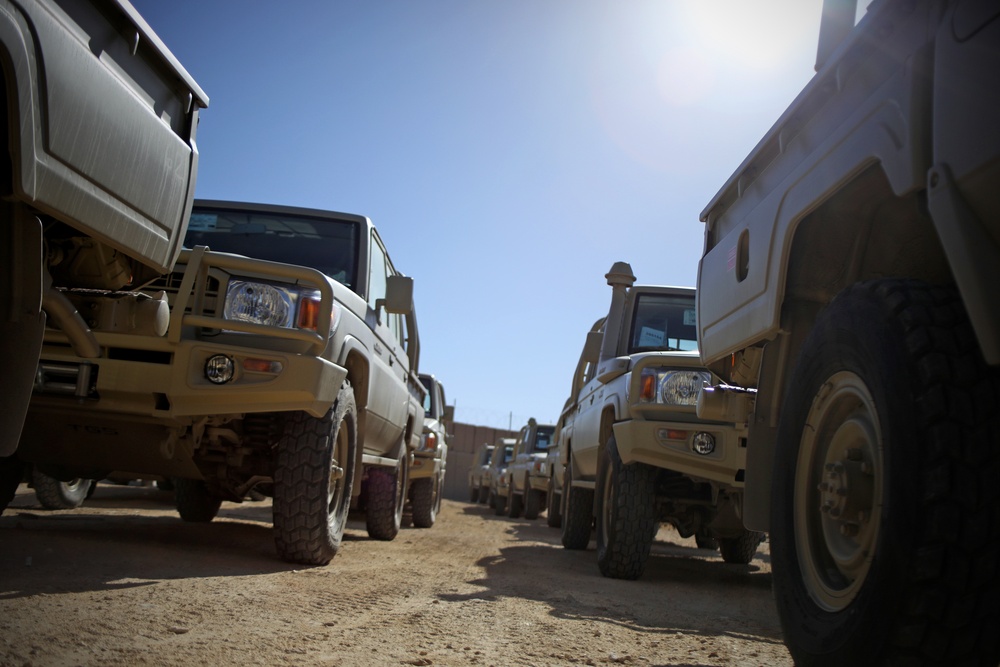 Iraqi Security Forces Receive Several Vehicles from CTEF Divestment Program