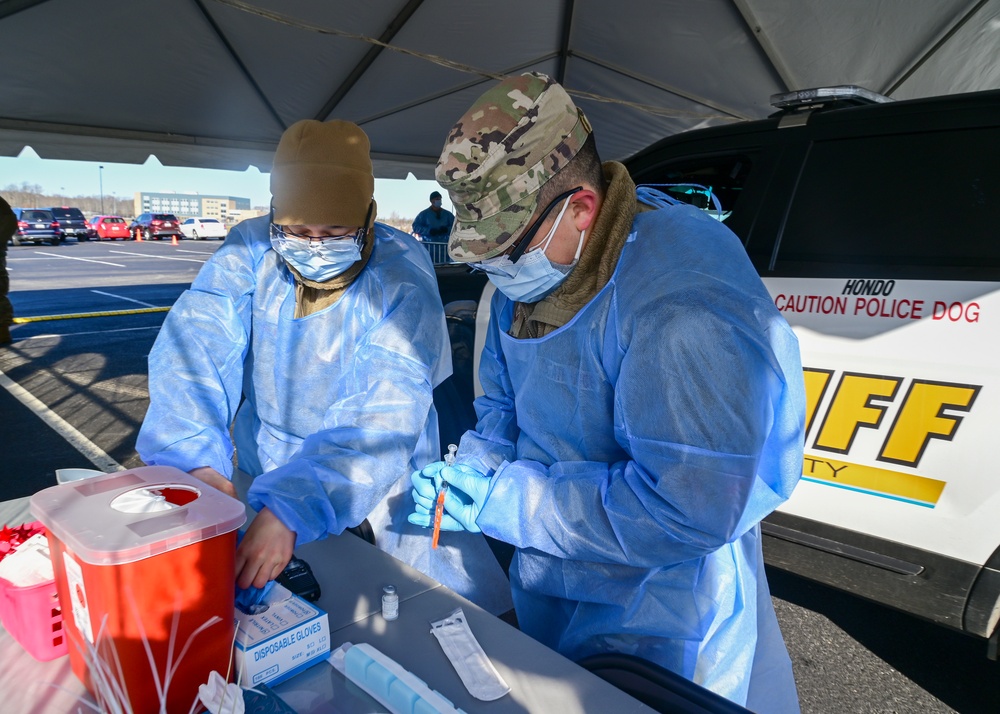 MDNG Mobile Vaccination Support Team in Charles County