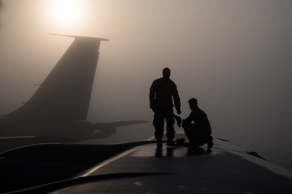 U.S. Air Force refuels Qatari Emiri Air Force Rafales