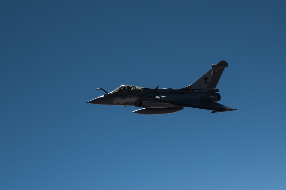 U.S. Air Force refuels Qatari Emiri Air Force Rafales