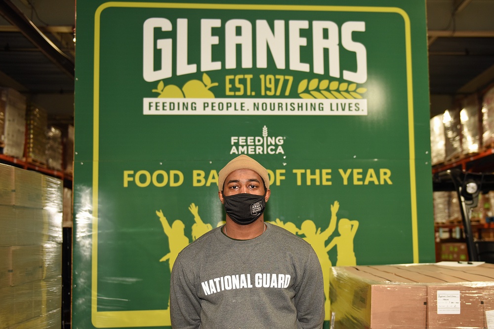 Michigan’s Task Force Spartan work with Gleaners of Detroit