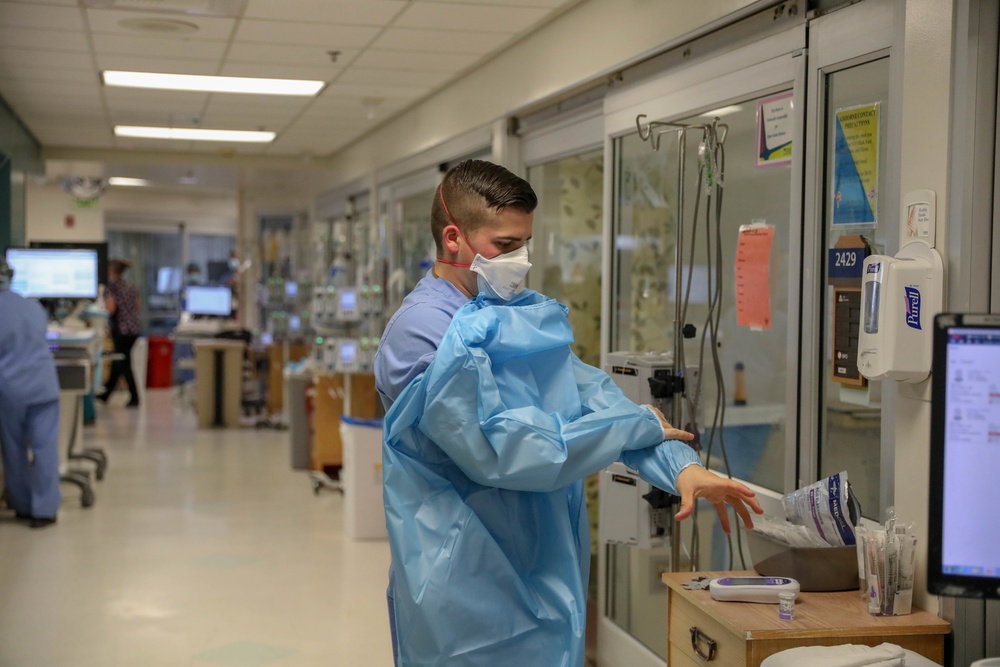 Army medics assist California hospital