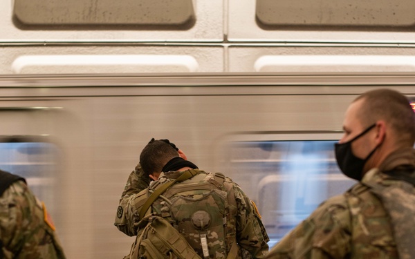105 Engineer Battalion Soldiers assist with the 59th Presidential Inauguration
