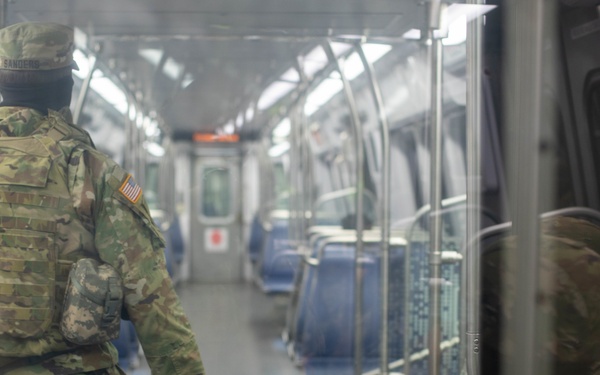 105 Engineer Battalion Soldiers assist with the 59th Presidential Inauguration