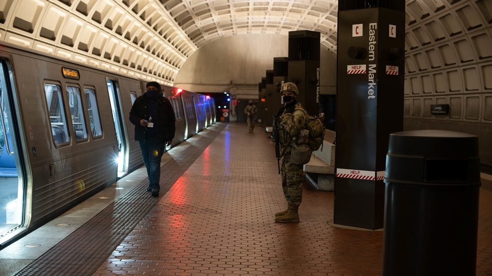 105 Engineer Battalion Soldiers assist with the 59th Presidential Inauguration