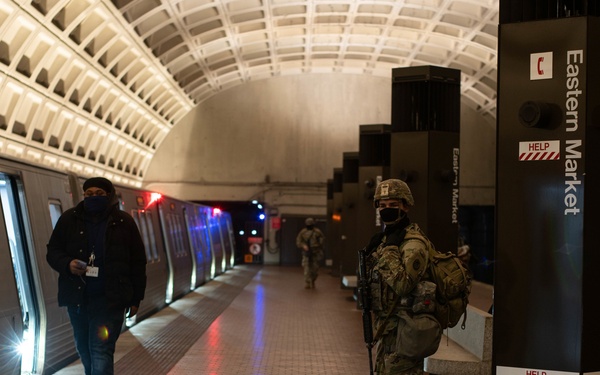 105 Engineer Battalion Soldiers assist with the 59th Presidential Inauguration