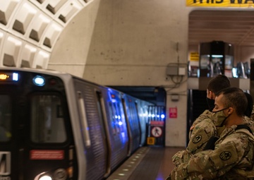 105 Engineer Battalion Soldiers assist with the 59th Presidential Inauguration