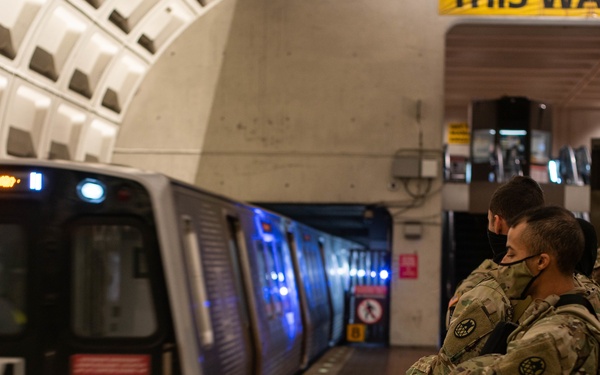 105 Engineer Battalion Soldiers assist with the 59th Presidential Inauguration