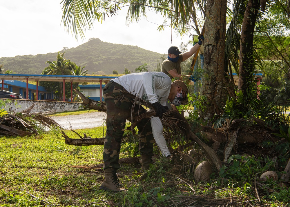 36th HCOS Airmen volunteer at Guam’s Oceanview Middle School