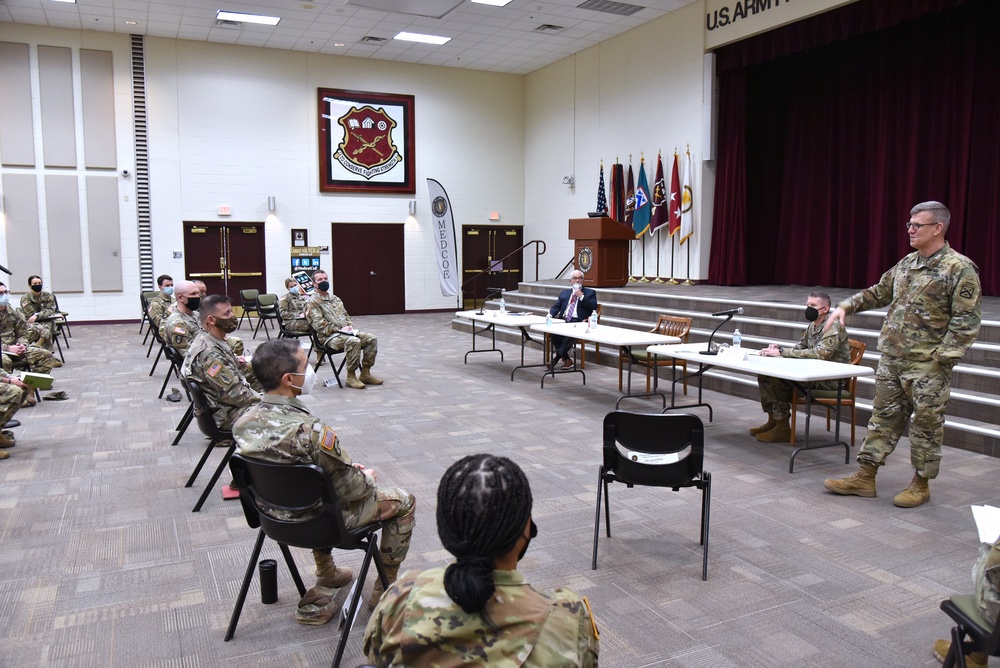 Combined Arms Center and Fort Leavenworth Commanding General visits MEDCoE