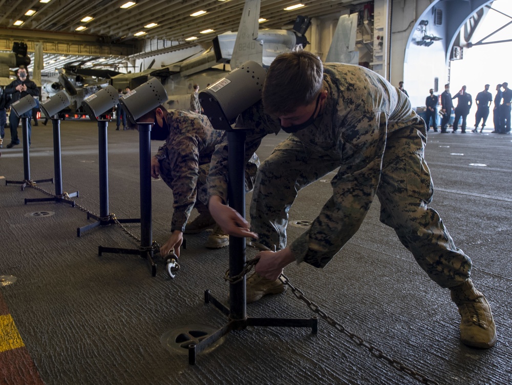 DVIDS Images 31st MEU Marines secure clearing barrels [Image 8 of 15]