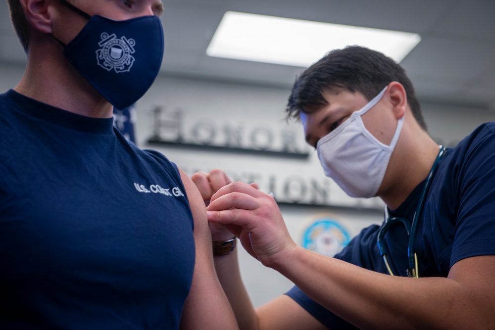 Eighth Coast Guard District begins to vaccinate workforce against COVID19