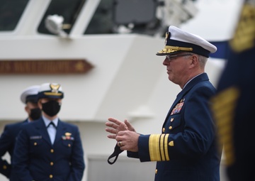 Atlantic Area commander speaks to members USCGC Charles Moulthrope (WPC 1141)