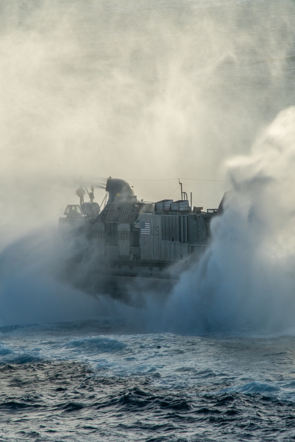 ACU-5 Sailors, CAAT 2, BLT 1/4, Marines conduct LCAC operations