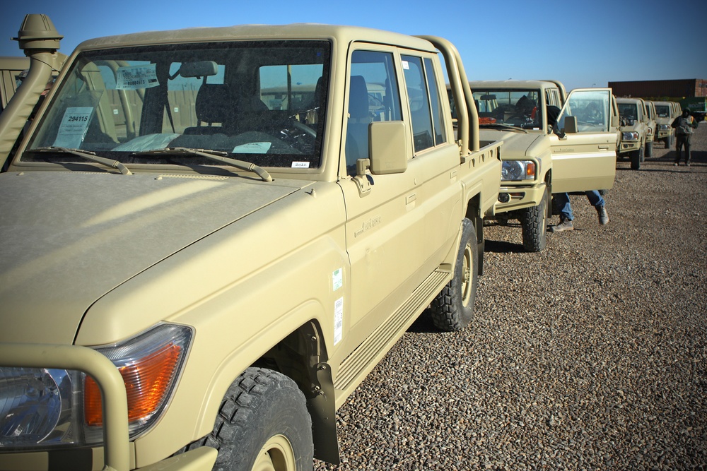 Iraqi military receives additional vehicles to support fight against ISIS