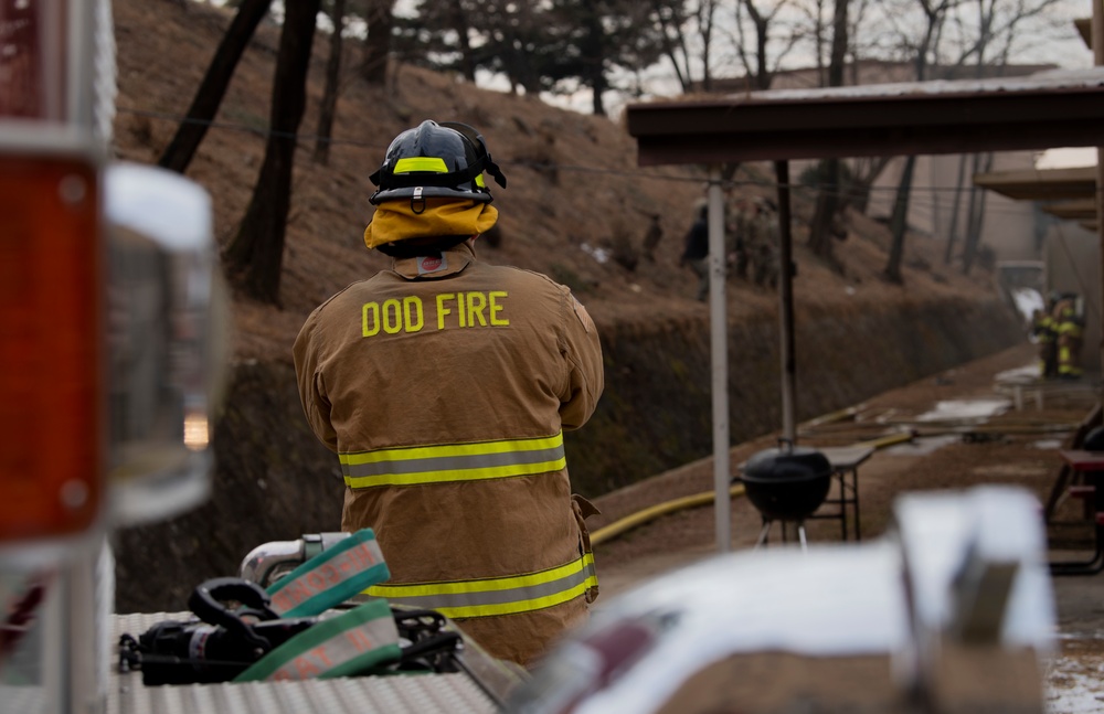 Osan FD Practices Fire Training in Real-World Structure