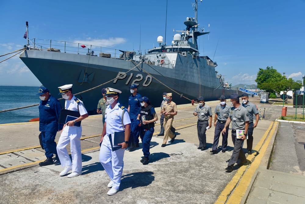 U.S. Coast Guard strengthens relations with Brazilian navy