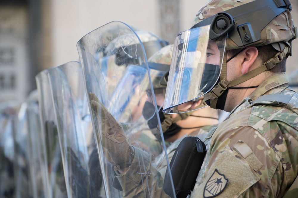 U.S. Soldiers from 851st Vertical Engineer Company, MN National Guard, reheard response drills in Washington D.C.