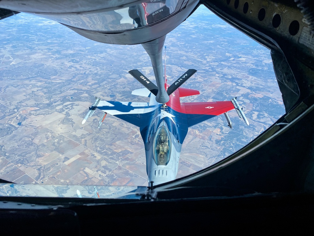 301st Fighter Wing, 914th Air Refueling Wing Conduct Reserve Training Operations