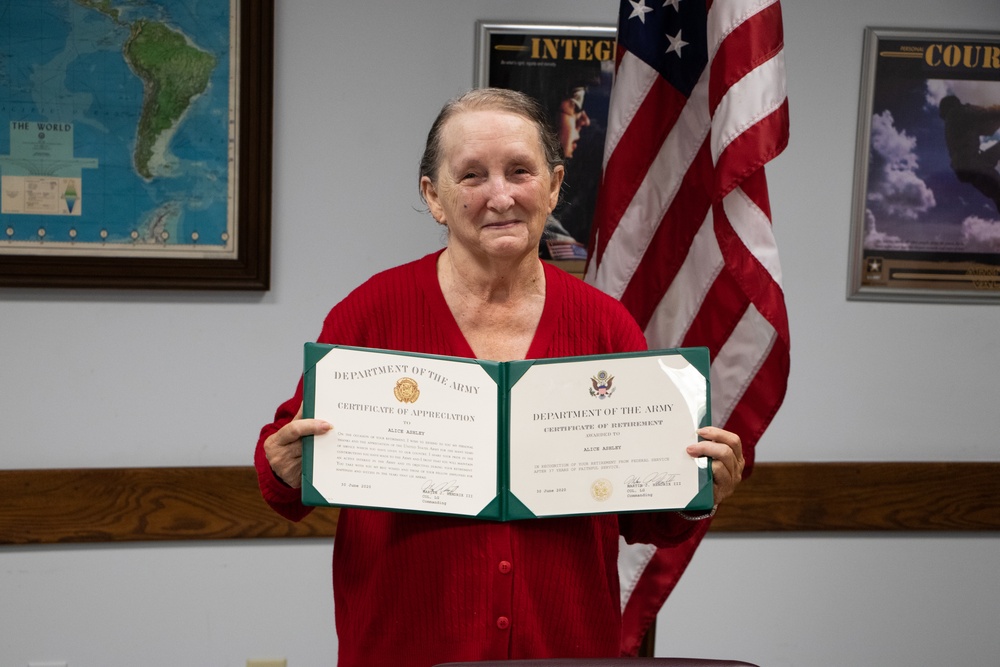 Factory employee retires after 37 years of service