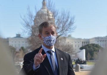 Pennsylvania Congressmen recognize Guard members while on duty to protect the Capitol