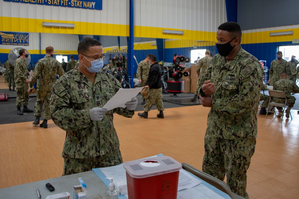 Sailor Receives Coronavirus Vaccine