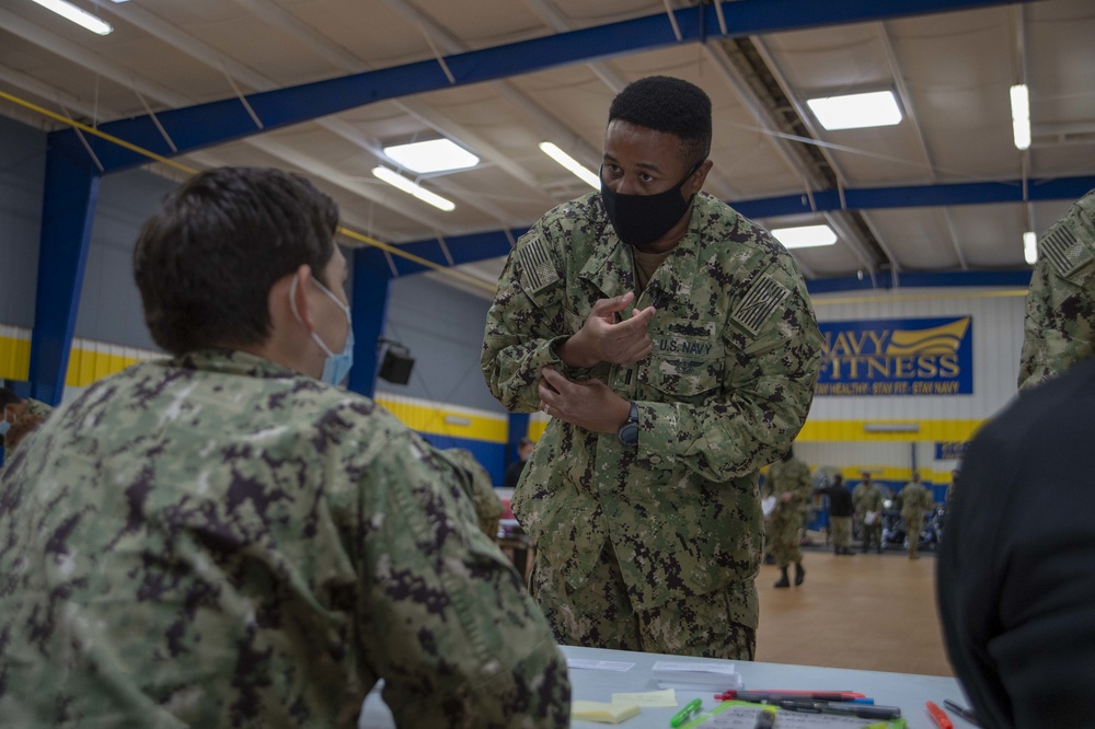 Sailor Receives Coronavirus Vaccine