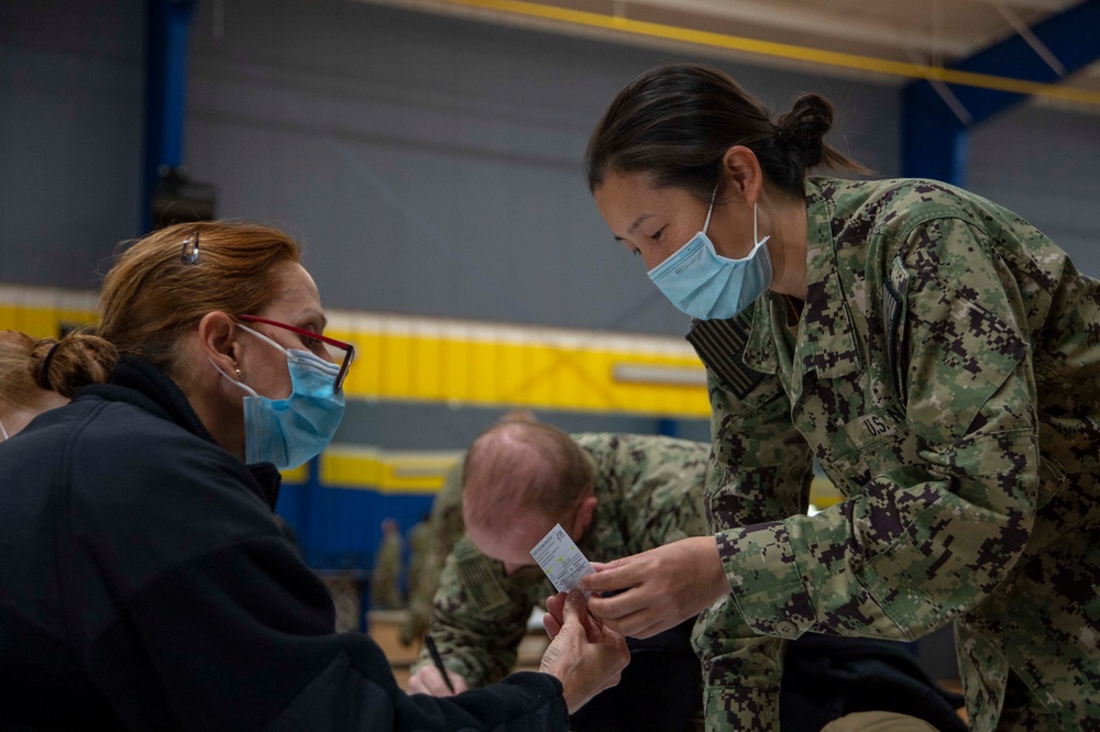 Sailor Receives Coronavirus Vaccine