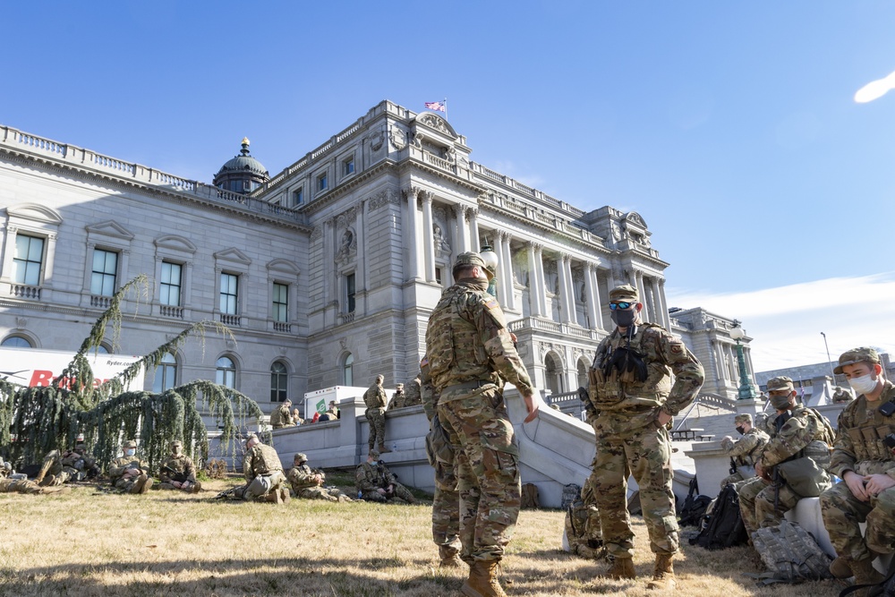 Alaska National Guard Soldiers and Airmen assist inauguration