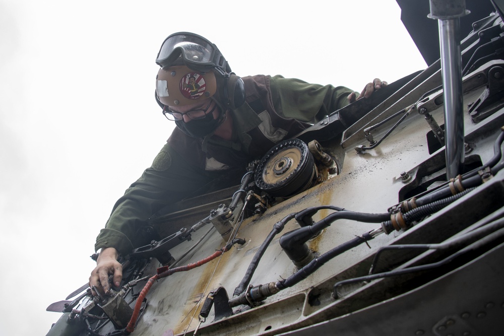 Marines Conduct Maintanance Abaord USS America (LHA 6)