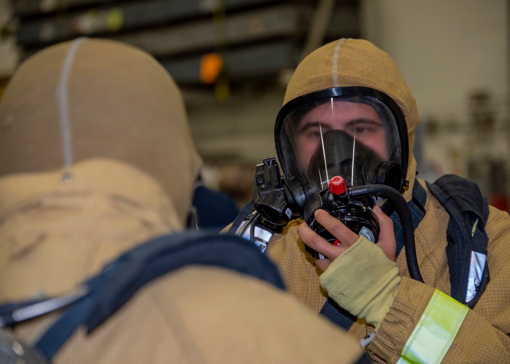 USS Carl Vinson (CVN 70) Conducts General Quarters