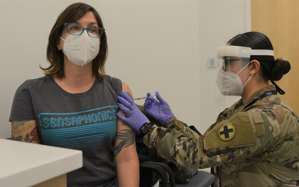 Illinois National Guard Begins COVID-19 Vaccinations in Illinois