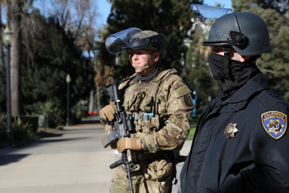 Cal Guard and CHP protect the Capitol in Sacramento
