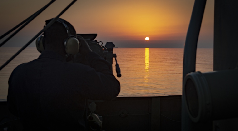 NIMITZ TRANSITS ARABIAN SEA