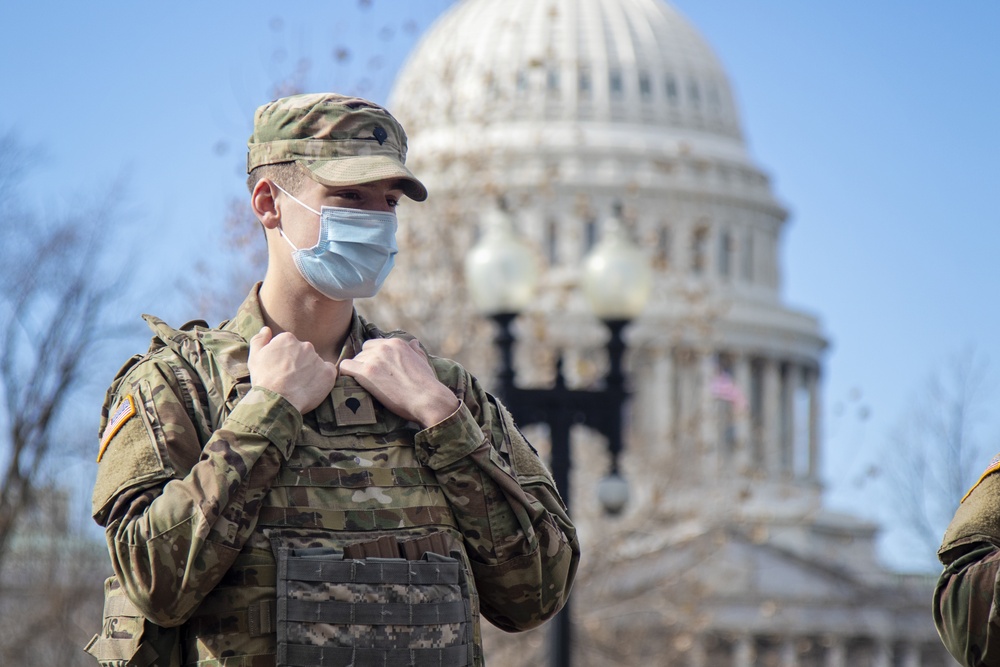 Alaska National Guard Soldiers and Airmen assist inauguration
