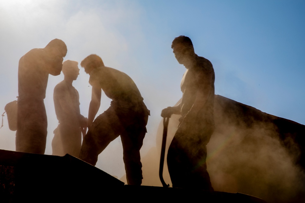 1-6 Soldiers Prepare Hesco Barriers