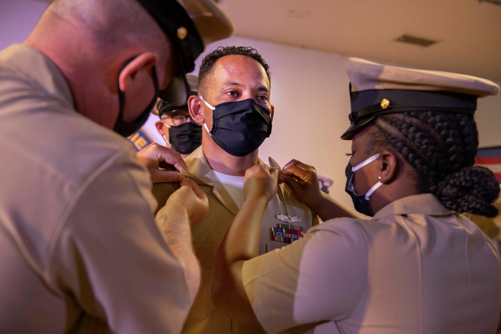 CAMP LEMONNIER’S NEW CHIEFS PINNED IN NAVY TRADITION