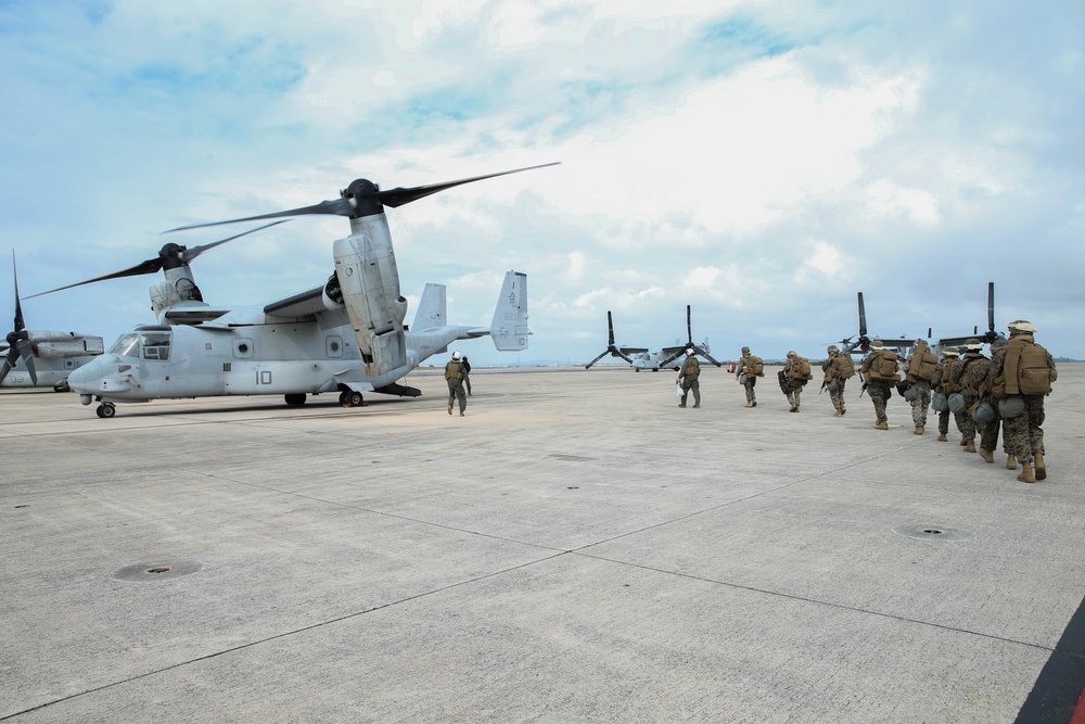 In and Out | CLR-37 Marines conduct flyaway mission rehearsal